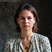 Annalena Baerbock (vrtlalbtraum)-ID.webp